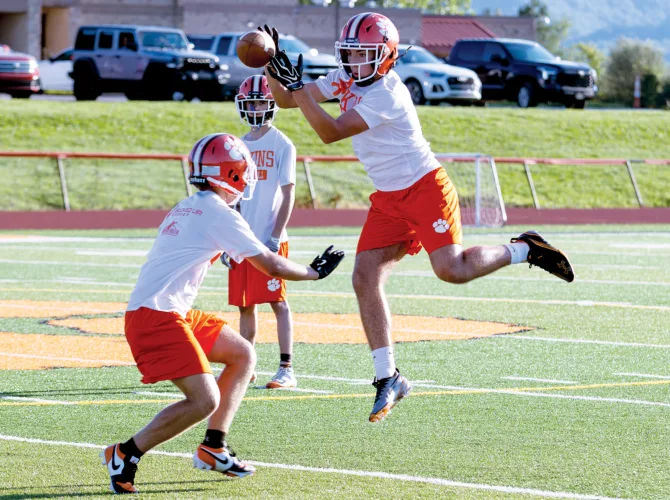 EHS Tigers Begin Practice